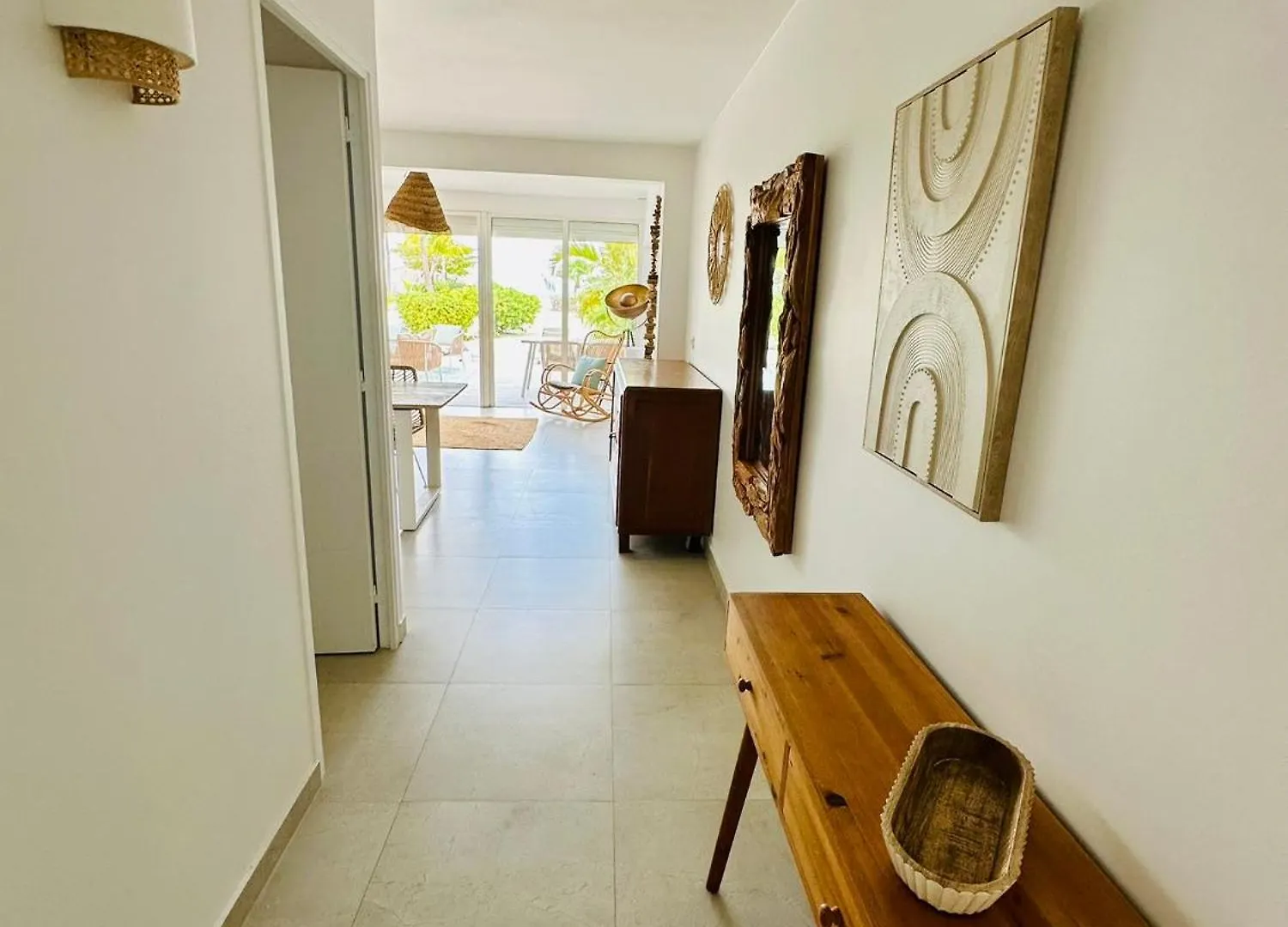 Coco Beach 2 Bedrooms Beachfront Baie Nettle