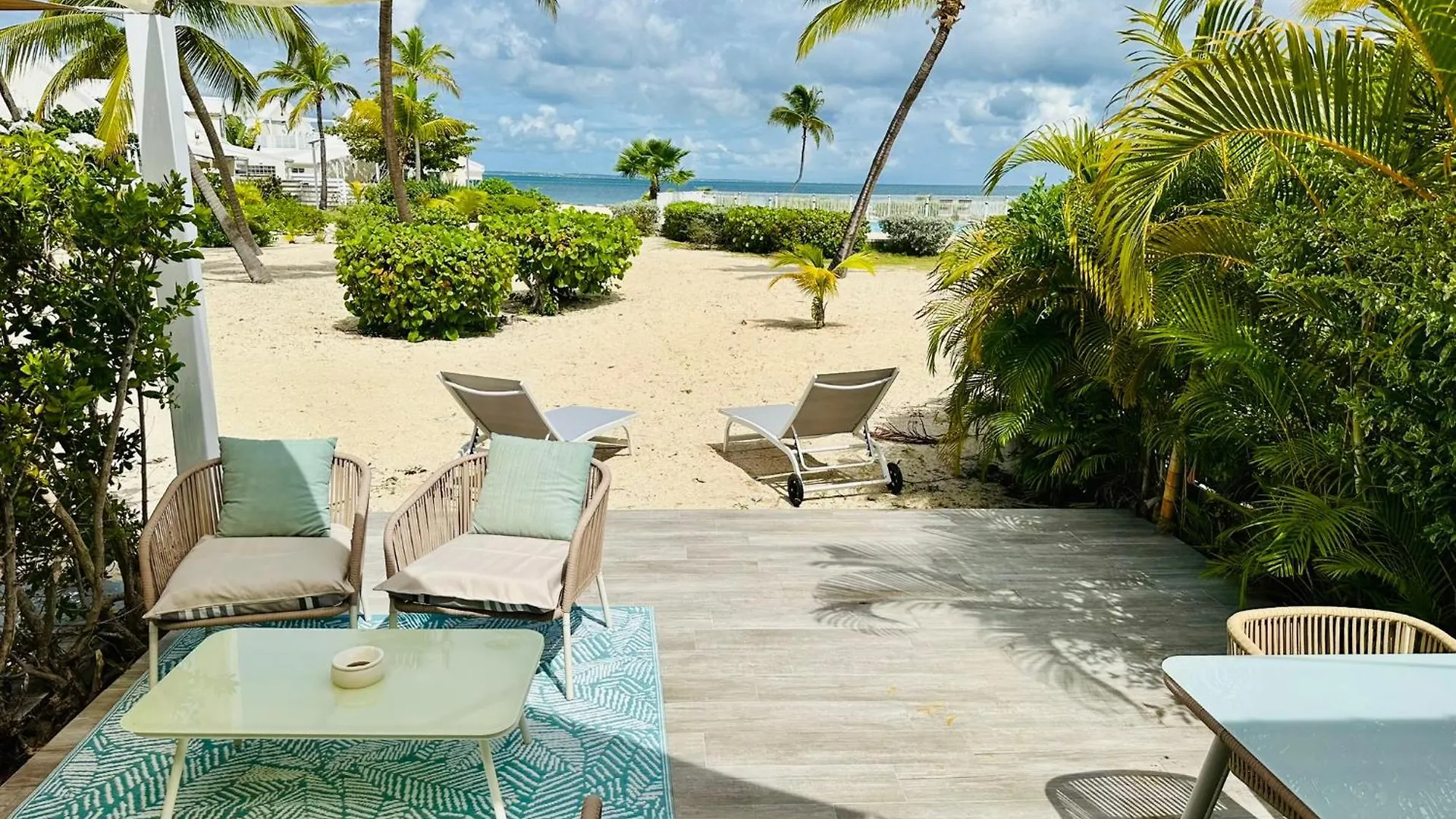 Coco Beach 2 Bedrooms Beachfront Baie Nettle Apartamento