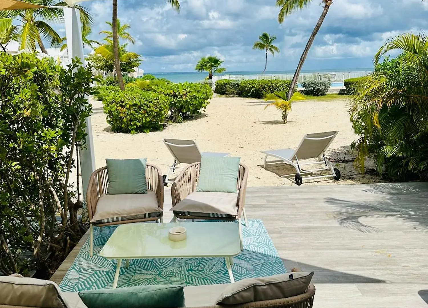 Coco Beach 2 Bedrooms Beachfront Baie Nettle Apartamento