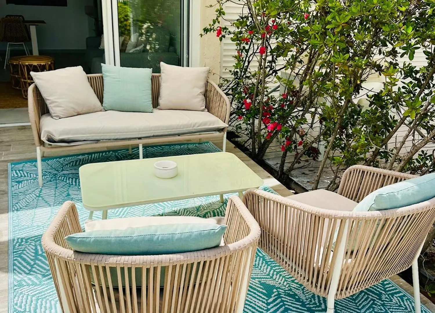 Coco Beach 2 Bedrooms Beachfront Baie Nettle Apartamento